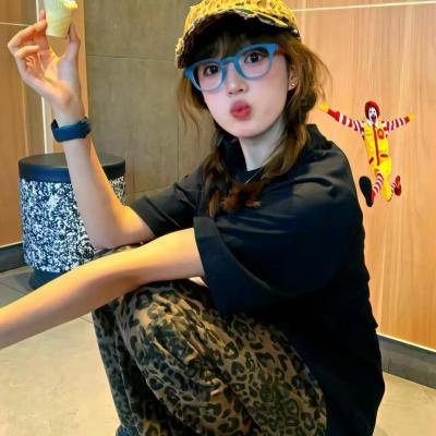 我的美女室友 海报